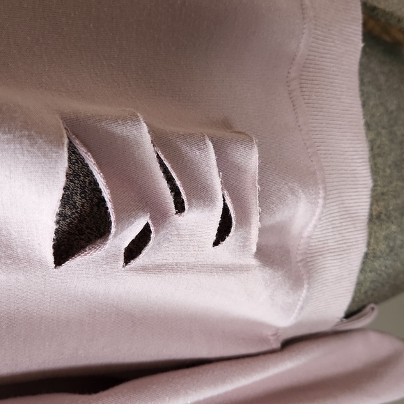 Lilac distressed skull sweater - Picture 8 of 15